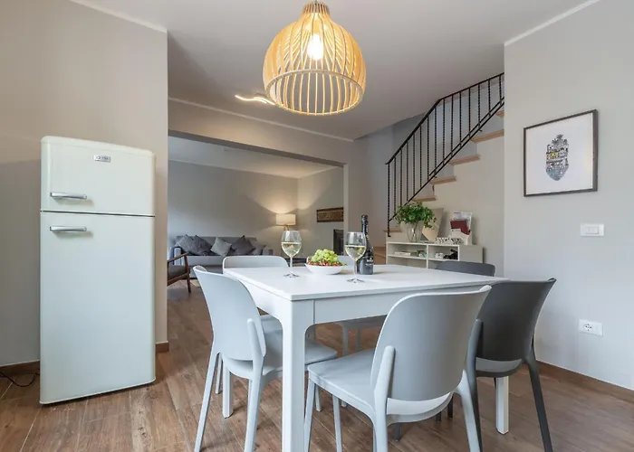 Italian Experience-casa Del Porto Apartment